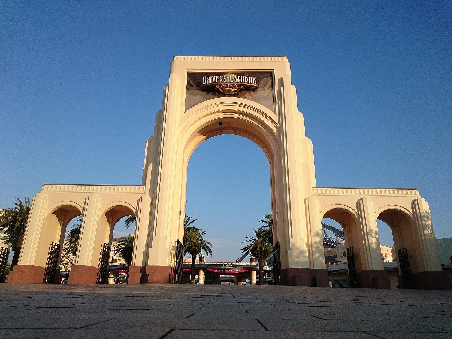 Area pintu masuk Universal Studios Japan di Osaka.